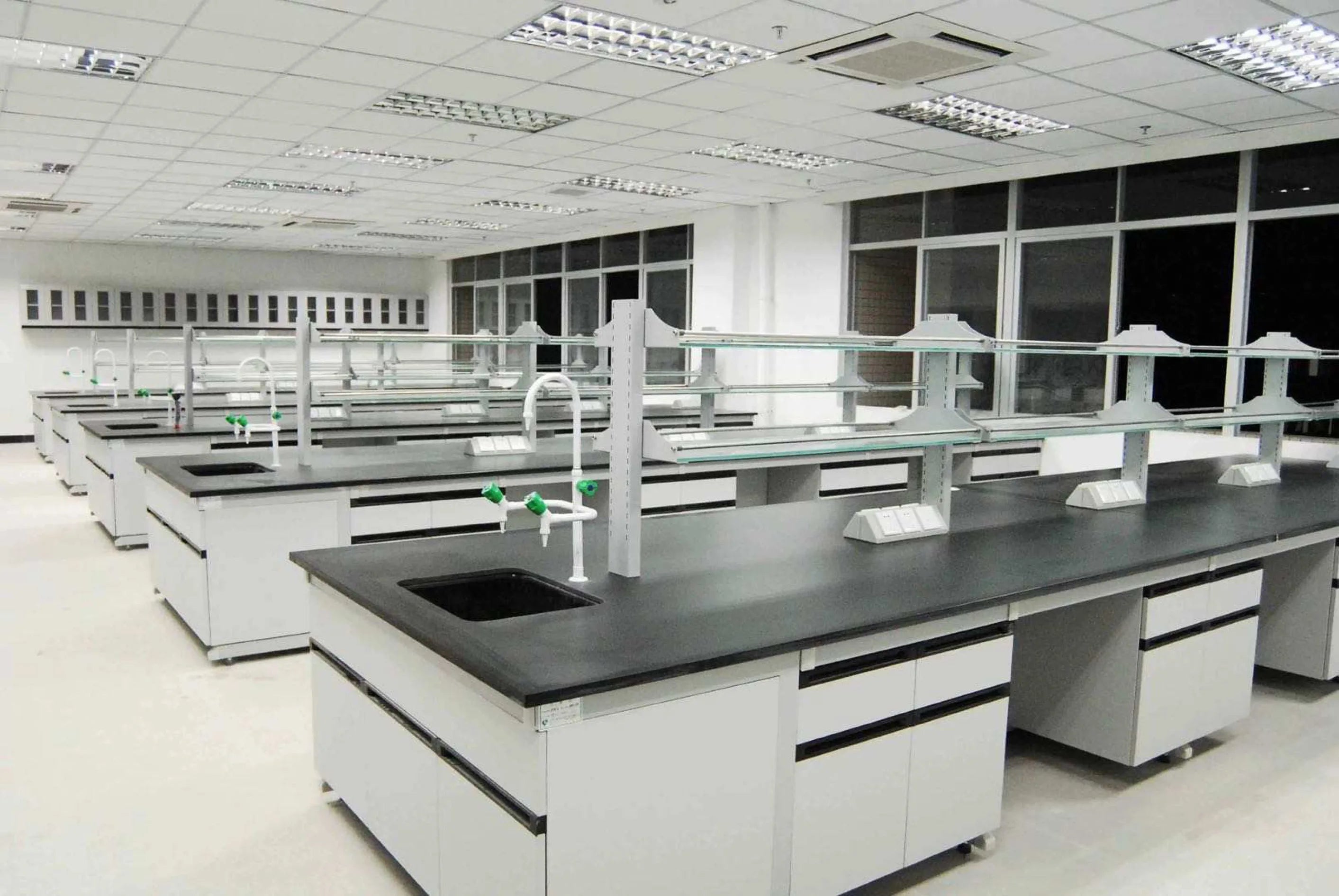 Laboratory Furniture Biology Bench C-Frame Lab Island Table With Sink And Reagent Shelf