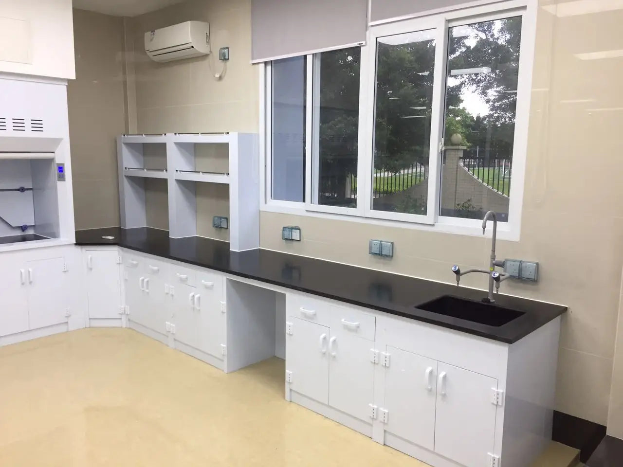 Laboratory PP Laboratory Workbench/Table Good At Chemical & Corrosion Resistance