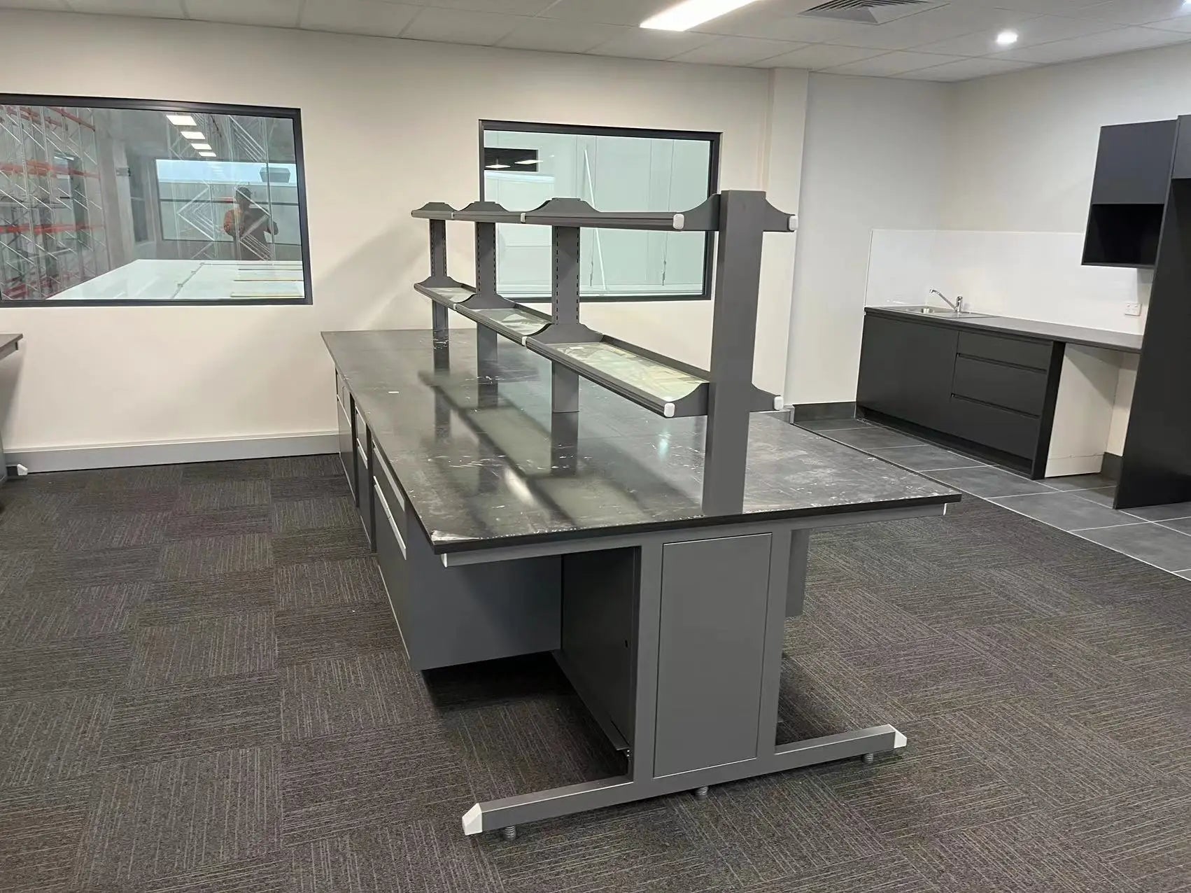 Laboratory Furniture Biology Bench C-Frame Lab Island Table With Sink And Reagent Shelf